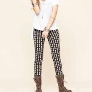 Free People Womens Skinny Jeans Size 27 Black Gray Tribal Arrow Print